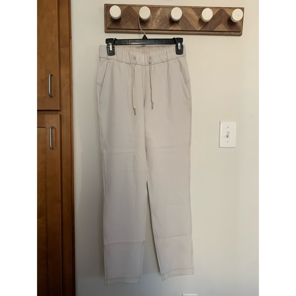 Lululemon - On the Fly 7/8 Pant - Cream